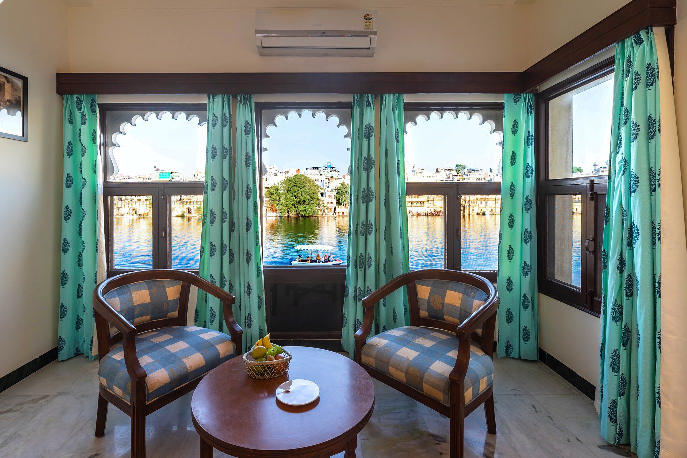 2 LAKE FACING SUPER DELUXE AC ROOM HOTEL SAROVAR ON LAKE PICHOLA MARKET MY HOTEL