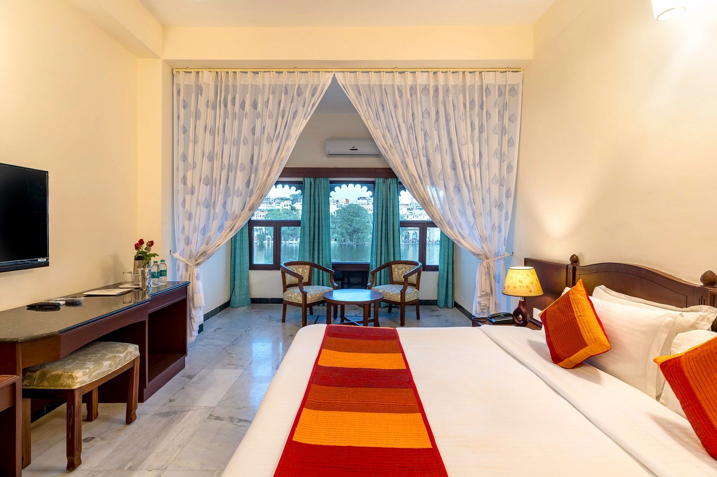 5 LAKE FACING SUPER DELUXE AC ROOM HOTEL SAROVAR ON LAKE PICHOLA MARKET MY HOTEL